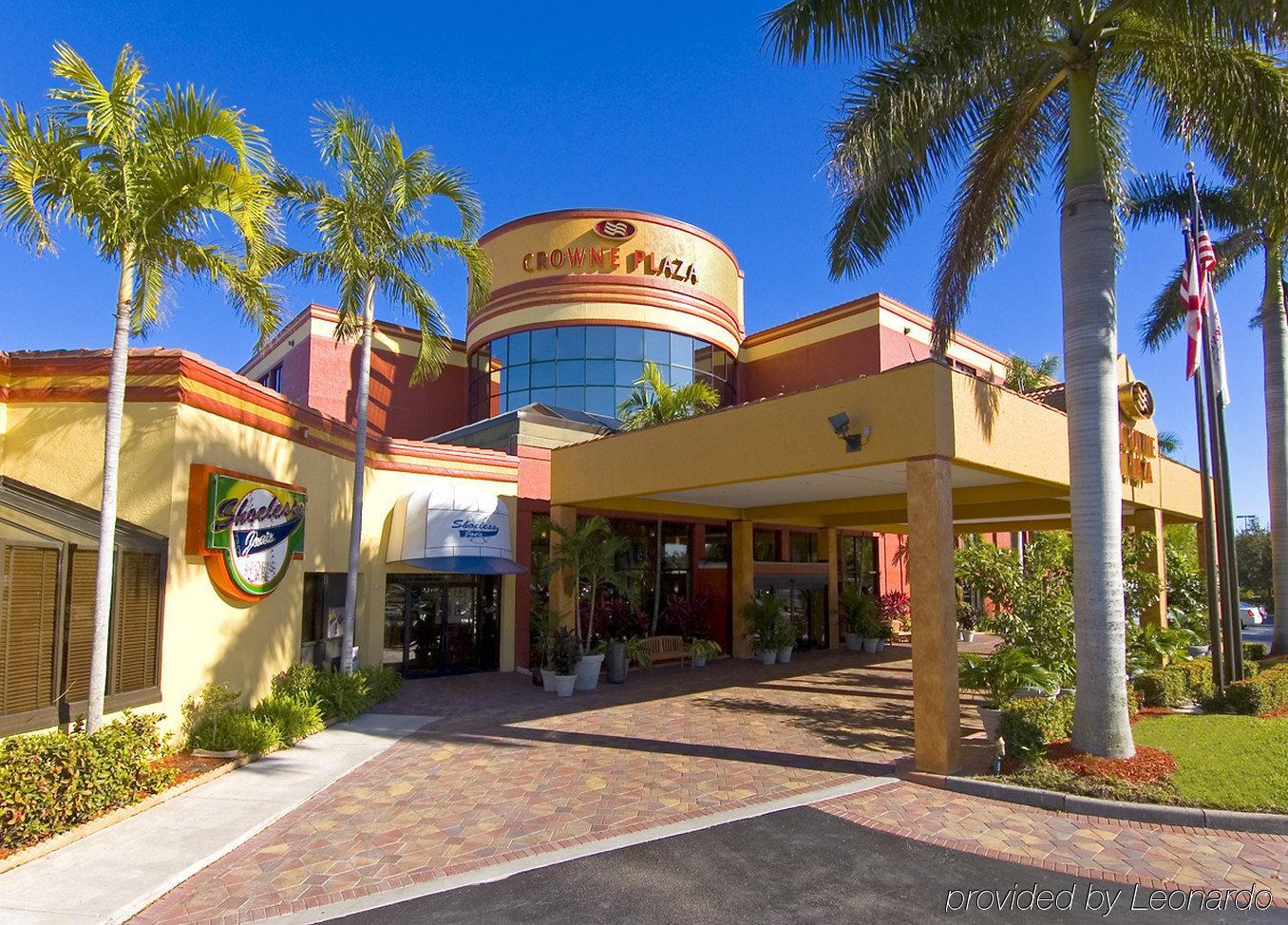 Doubletree By Hilton Fort Myers At Bell Tower Shops Exterior foto